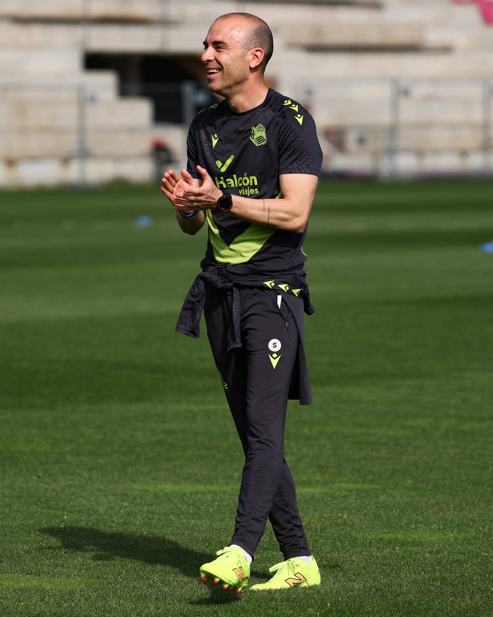 jlsanchezvera's tweet image. Divertir-te y Exigir-te.

#beplayer #youfirst #newbalance #futbol #futfem #sanchezvera