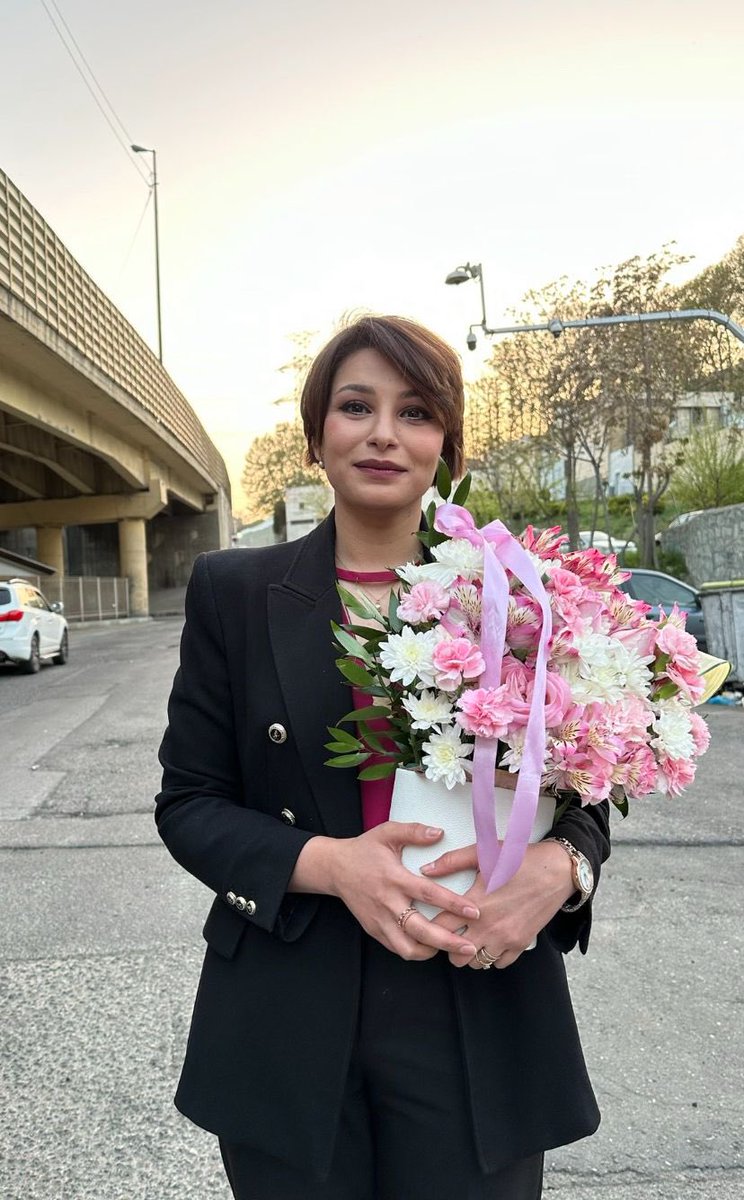 #VidaRabbani ist frei. Nach 32 Monaten im Evin-Gefängnis wurde die Journalistin freigelassen – verurteilt allein wegen ihrer Berichterstattung über die Proteste im Iran. Ihre Freilassung ist ein Lichtblick. Wir fordern die Freilassung aller politischen Gefangenen.
#ویدا_ربانی