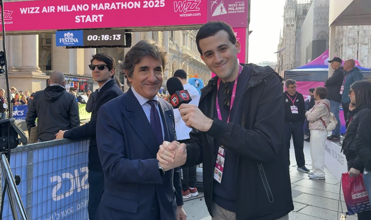 🏃‍♂️ Con il presidente di #RCS Urbano #Cairo in piazza Duomo a Milano per la 23esima #MilanoMarathon, di cui <a href="/rtl1025/">RTL 102.5</a> è stata radio ufficiale. Complimenti agli oltre diecimila runner che hanno partecipato!