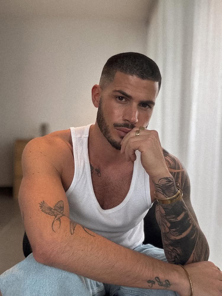 konradhawkins's tweet photo. ππ #selfie #bomec #gayfriendly #gayboy #sexyboy https://t.co/H6quBQtEFD