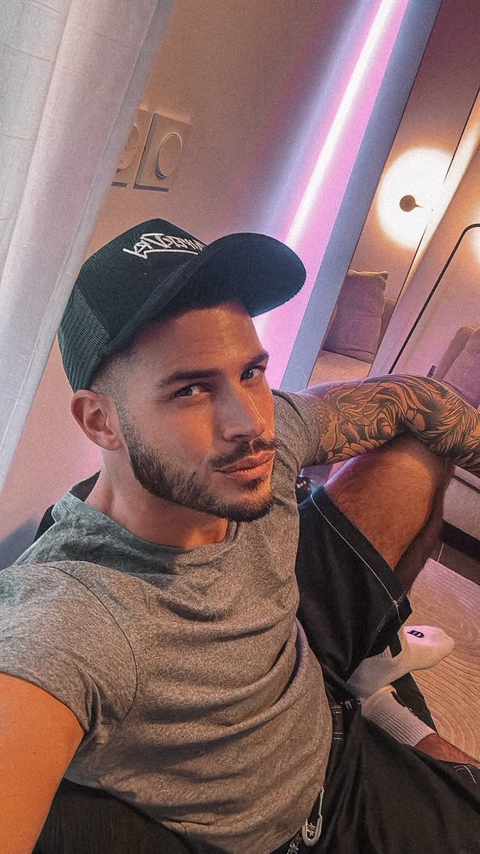 konradhawkins's tweet photo. ππ #selfie #bomec #gayfriendly #gayboy #sexyboy https://t.co/H6quBQtEFD