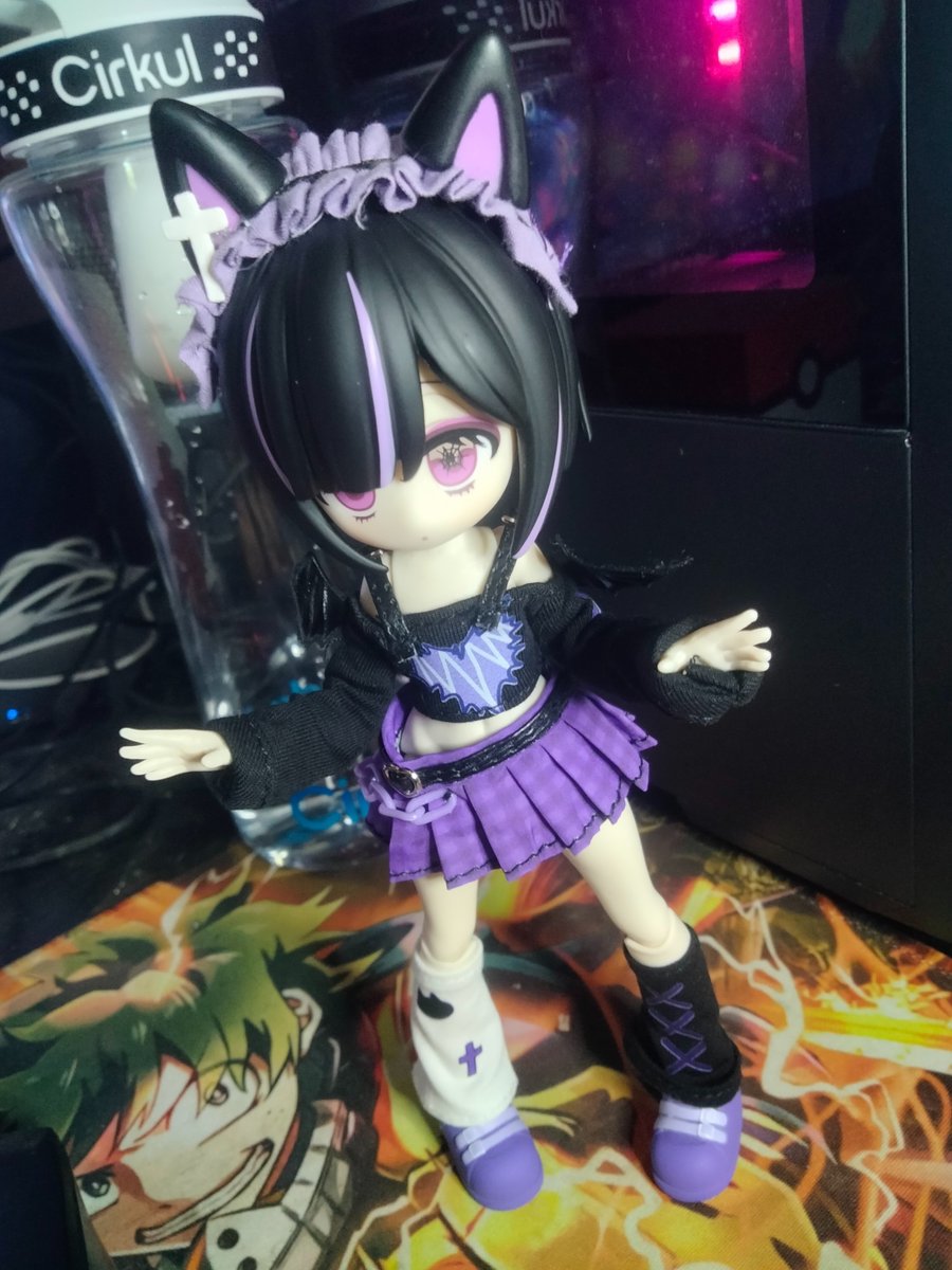 disdainfulloni's tweet photo. My latest obsession--this cute little ball-jointed doll.  

Taking name suggestions!

#photo #BallJointedDoll https://t.co/Jo658FVPxH