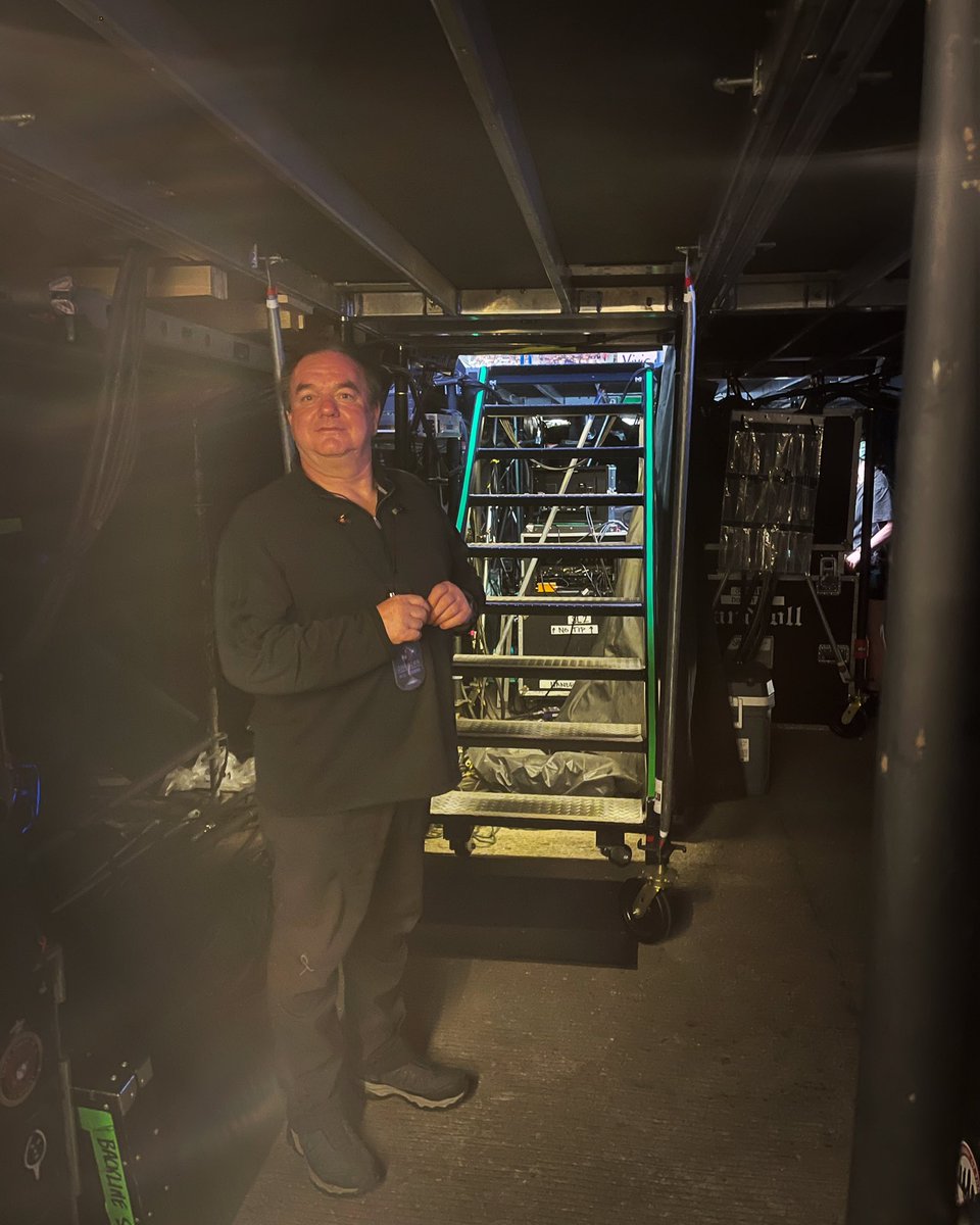 BrendanDrums's tweet image. the master drum technician Paul Davies in his under-the-stage drum laboratory.  
#pauldavies #drumtech #shakira #lmynlworldtour @pgd123pics