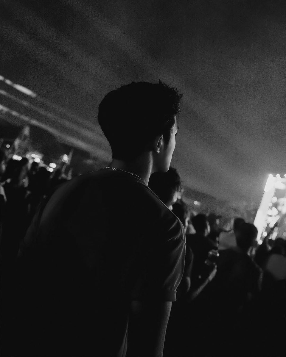 saintreignn's tweet photo. 2025 — 1 concert, 100% energy, xxx moments. https://t.co/Jamp1VfCCr