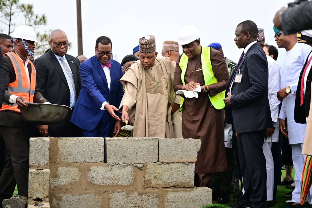 officialspbo's tweet photo. What we’re building in Cross River isn’t expected to be loud, but it’s powerful and it’s about to put us far ahead.
Today, I had the honour of standing with Vice President Kashim Shettima and AfDB President Dr. Akinwumi Adesina to officially launch the Special Agro-Industrial https://t.co/wMWQKbBbD6
