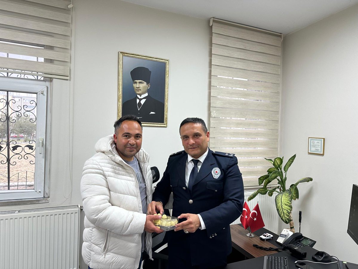 dagpinarort's tweet photo. Türk Polis Teşkilatının 180. Kuruluş Yıl Dönümü münasebeti ile okul müdürümüz Coşkun Yardımcıel okulumuz adına ziyaretler gerçekleştirdi. 🚓👮‍♀️🚔👮‍♂️🚔
@ziyapolat73
@KarsValiligi 
@karsmem 
@digorkaymakamlk
@digormem https://t.co/3JhrkeSE58