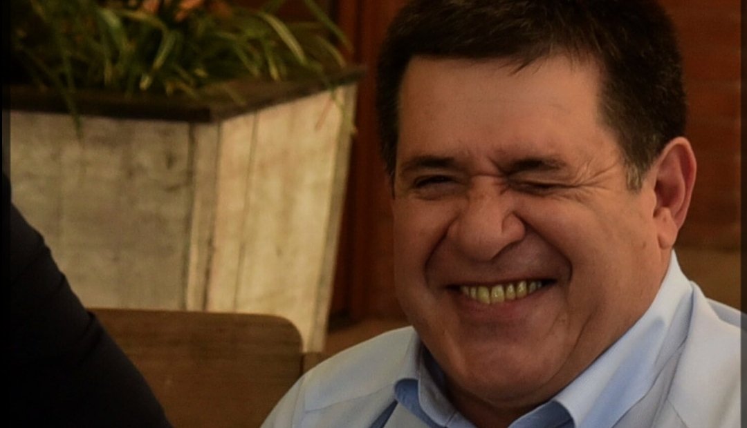 Alci (@aguilabicefala5) on Twitter photo Una vez más quedaron como idiotas los hurreros del ex Embajador traga sable! Y para que entren más al fondo de sus cvlos Se viene en breve el levantamiento de sanciones de parte de EE.UU al lider <a href="/Horacio_Cartes/">Horacio Cartes</a> e incluso las correspondientes disculpas por el mal rato.. Una vez más quedaron como idiotas los hurreros del ex Embajador traga sable! Y para que entren más al fondo de sus cvlos Se viene en breve el levantamiento de sanciones de parte de EE.UU al lider <a href="/Horacio_Cartes/">Horacio Cartes</a> e incluso las correspondientes disculpas por el mal rato..