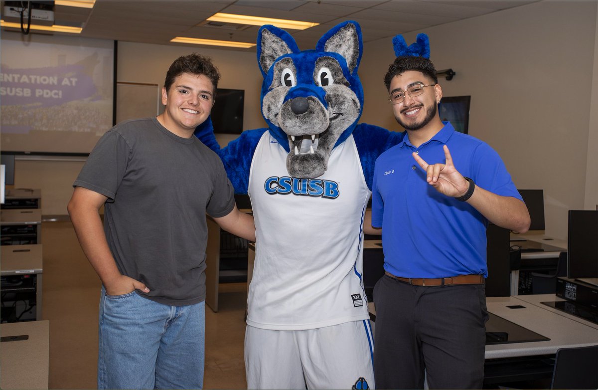 CSUSBAdmissions's tweet image. Over 150 attendees joined us for #ChooseCSUSB Day at the Palm Desert Campus on March 29! 💙🎓 Many students officially committed to becoming Coyotes this fall 🐺

Big thanks to everyone who made it unforgettable!

🔗 Learn more: csusb.edu/inside/article…