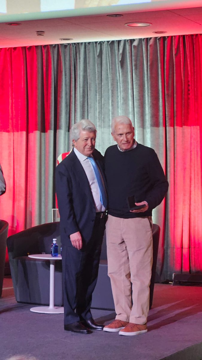 El <a href="/Atleti/">Atlético de Madrid</a> ha organizado hoy un encuentro con Leyendas en el Metropolitano con motivo del MEDIO SIGLO de nuestro mayor título internacional: La Copa Intercontinental de 1975. Un título para recordar de uno de las mejores épocas de nuestra historia. ¡Honor a aquel gran equipo!