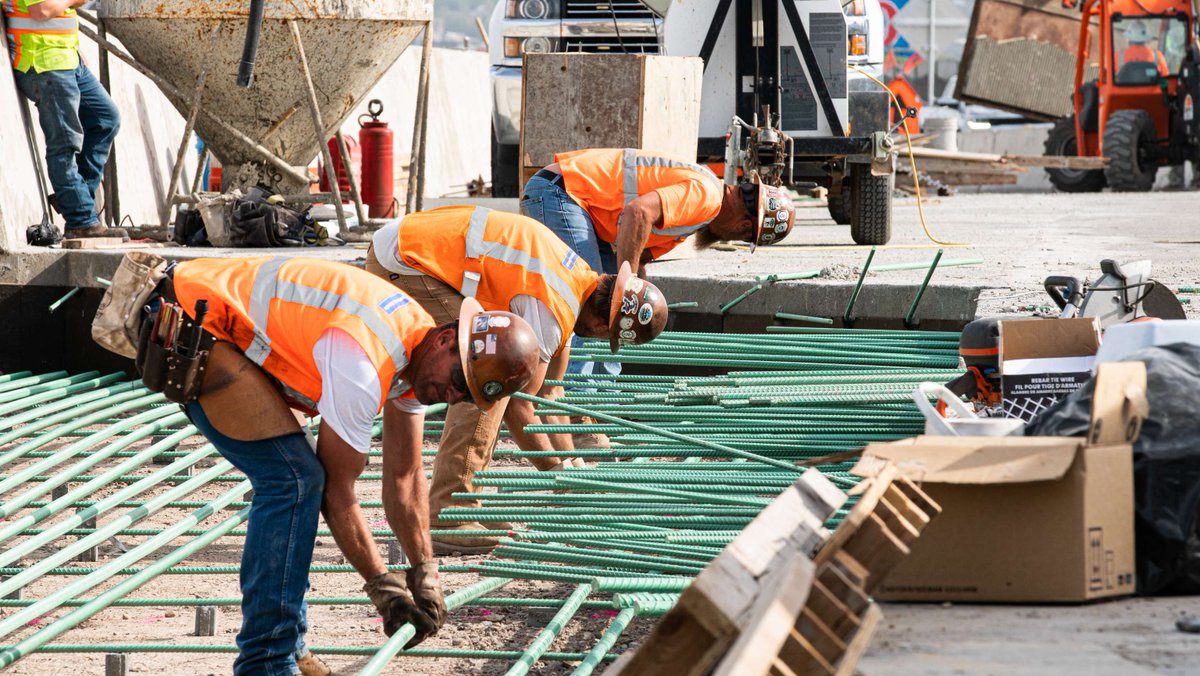 rlwconstruction's tweet photo. Built by PEOPLE 👷🏼‍♂️👷🏻‍♀️👷🏽‍♂️

#Construction #ConstructionLife #BuiltByPeople #RLWRocks #WadsSquad https://t.co/fDiaCBmDcR