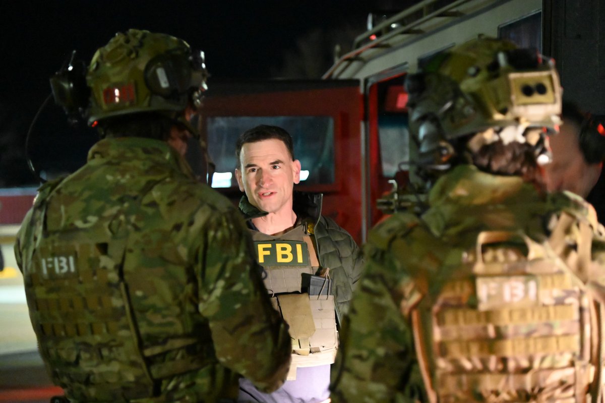 FBIOmaha's tweet photo. #FBIOmaha and our partners led an operation targeting drug traffickers in Nebraska, arresting 8 subjects on federal charges and 5 on state charges. #Drugtrafficking has devastating consequences in our communities. It is not a victimless crime.  https://t.co/Sgs8Rm0h08 https://t.co/WeQySqYWb2
