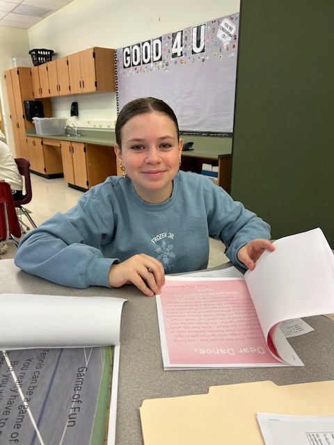 WVMSDragons's tweet photo. ๐ 7th grade English classes unite for #NationalPoetryMonth! Students are celebrating by publishing their own poetry collectionsโshowing off their creativity and voice! ๐โ๏ธ #PoetryInMotion #YoungWriters #CreativeClassroom #StudentPoets #WVMS #LMSD https://t.co/ol69hE3yP1