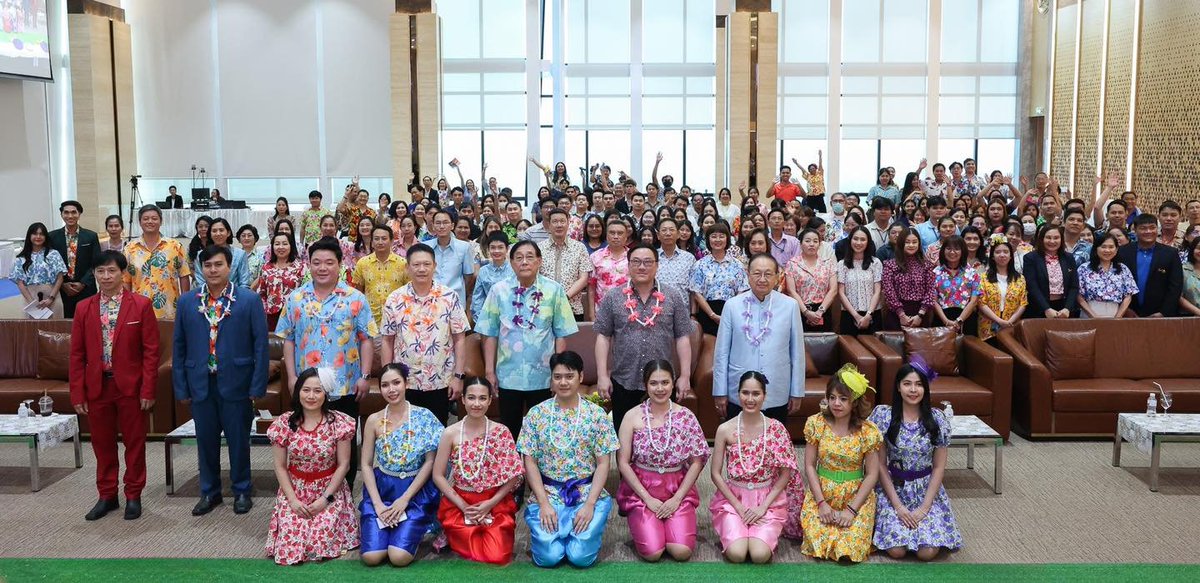 ExciseDep's tweet photo. ผู้บริหารกรมสรรพสามิตเข้าร่วมพิธีสรงน้ำพระและพิธีรดน้ำผู้บริหารระดับสูงกระทรวงการคลัง https://t.co/97WyQ6J1ES
