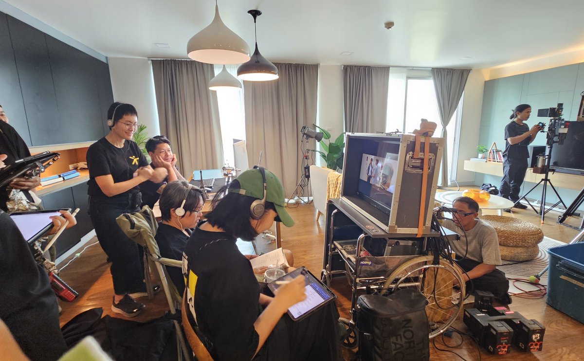 modelpress's tweet photo. ◤Snow Man向井康二「Dating Game(仮題)」
現場レポ📝◢

撮影初日は、ソロカットからスタート。誰もが思わず振り返り見惚れてしまう、完璧な美貌の持ち主である彼を象徴づけるシーンだ。セリフがない分、視線の動きや表情で“かっこいい彼”を体現した。

🔻詳細
https://t.co/0uyUoSRxGY

#DatingGame https://t.co/pOF6GCdPJY