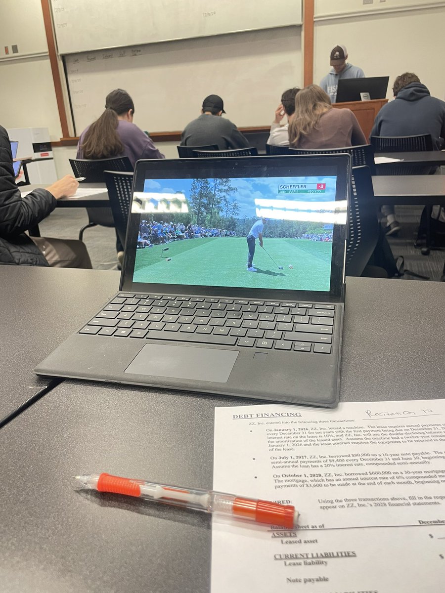 HarryBeaverr's tweet photo. Pay attention in Accounting where I’m borderline failing orrrrrrrrrr watch Scottie go for his 3rd? I think I know the answer #LANK https://t.co/iKQ93Iqp6U