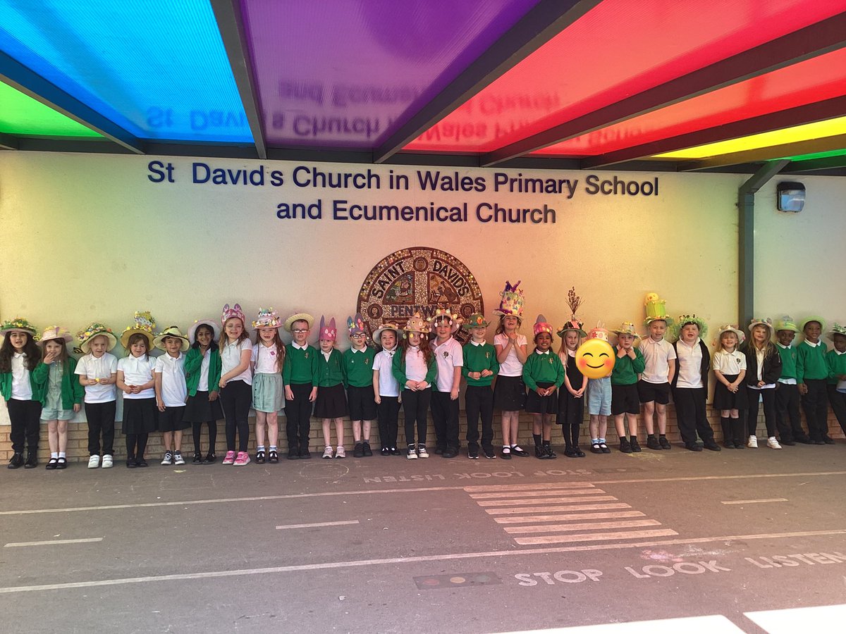 StDavidsCiWPrm's tweet photo. Wow! Amazing Easter bonnets from Dosbarth Rhymney #stdavidsciwrhymney #stdavidsciwexpressive #stdavidsciwethicallyinformed #stdavidsciwRE https://t.co/nkGu7ofFIu