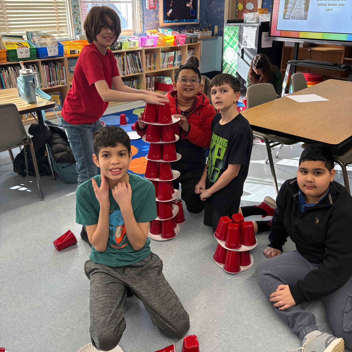 LUFSD_Libraries's tweet image. Exploring science while celebrating stories! Rall 5th graders dive into STEM fun during Read Across America Week. #LUFSD #LindyPride @LindenhurstUFSD