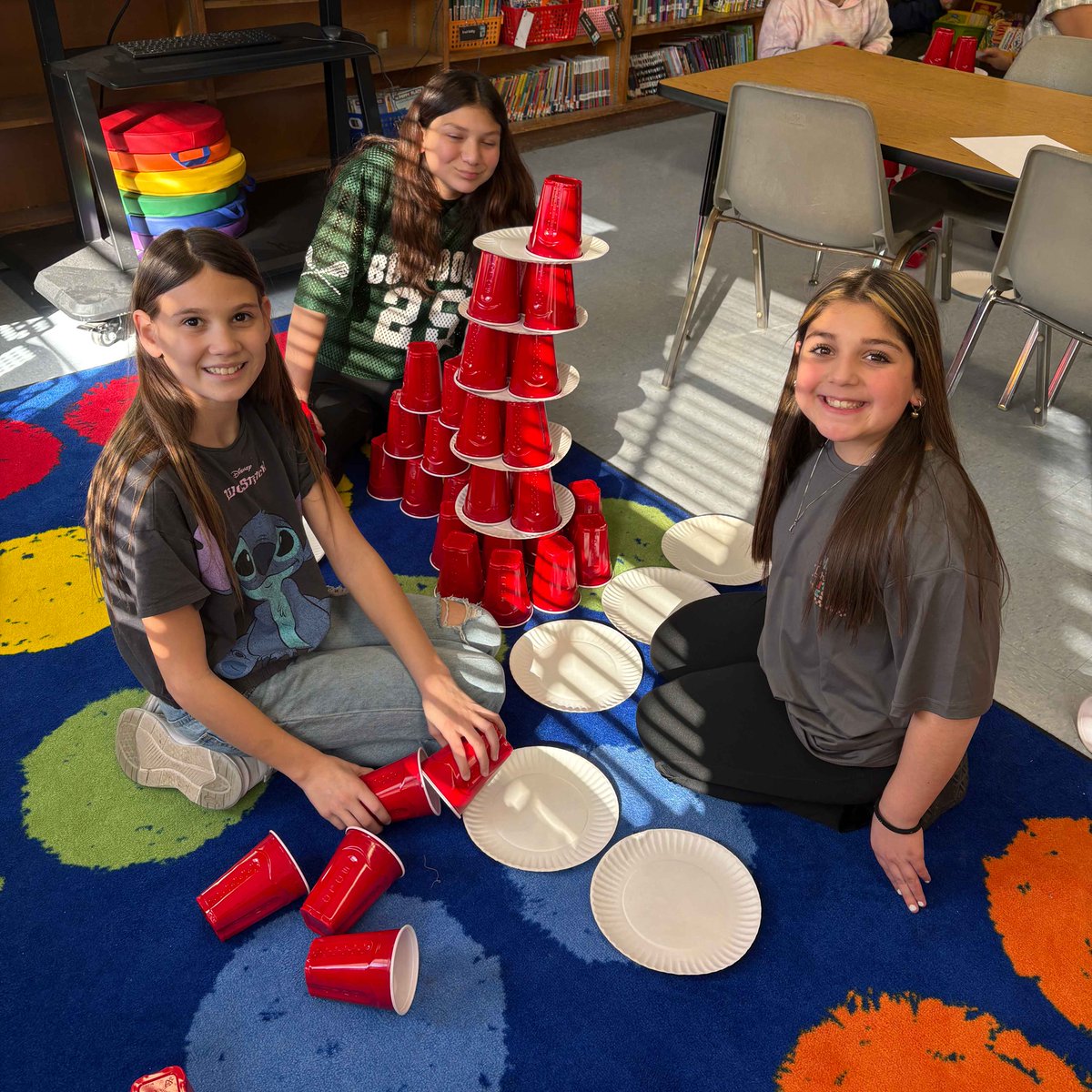 LUFSD_Libraries's tweet image. Exploring science while celebrating stories! Rall 5th graders dive into STEM fun during Read Across America Week. #LUFSD #LindyPride @LindenhurstUFSD