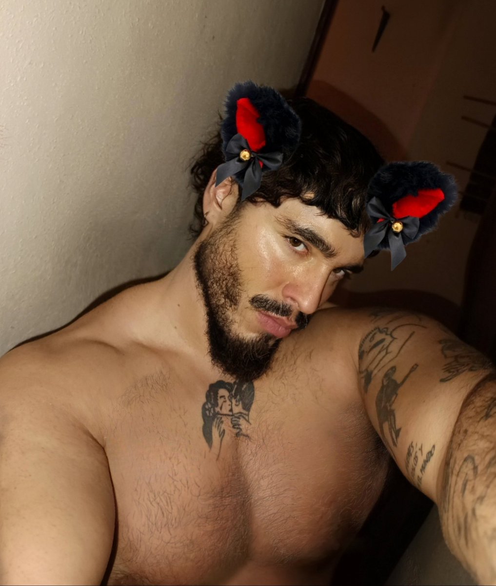 el perro dice guau
la gata dice miau💋🚬