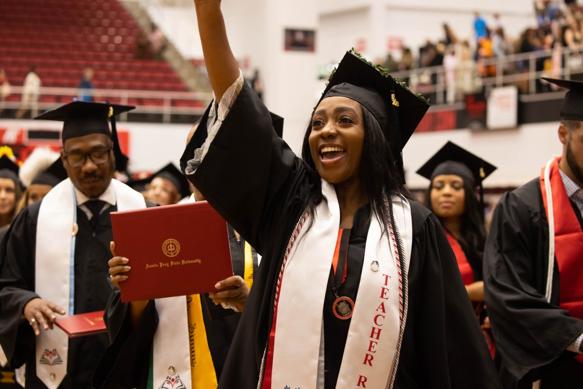 APSUeduc's tweet photo. EDUCATION STUDENTS: Don't miss out on the Clarksville-Montgomery County Retired Teachers Scholarship! Up to $2,500 is available for juniors & seniors with a 3.0+ GPA. Application deadline: April 22!
App link: https://t.co/AWbRN0OcOg
#AustinPeay | #BeAGov | #GovsTeach https://t.co/kSu8IOnpl8