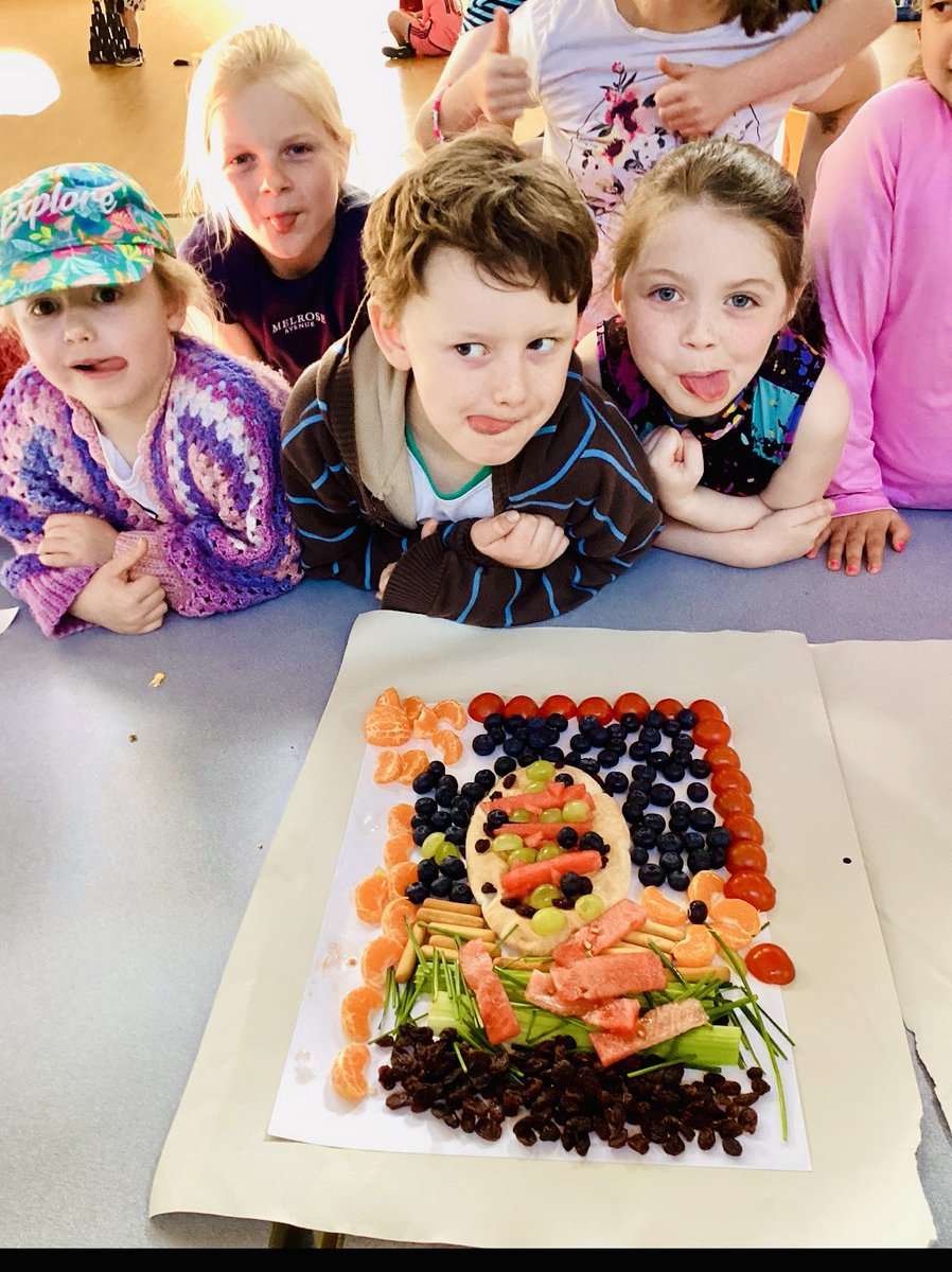 FullOfBeansFit's tweet image. healthy food pics today at camp !! Kids loved to eat them too for a healthy snack afterwards !

@HAF2025 @EdsentialUK #fullofbeans