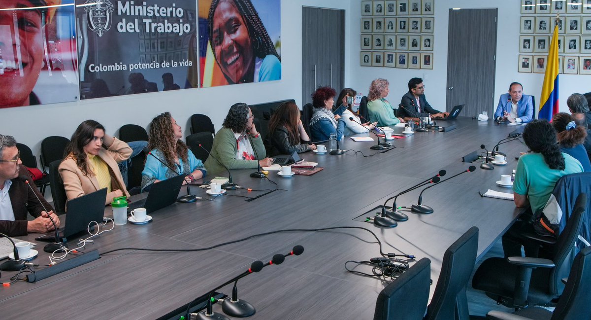 MinTrabajo tweet media