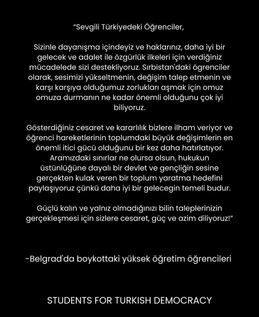 solcugazete60's tweet photo. Sırbistan'da direnen öğrenciler, Türkiye'deki direnen öğrencilere mesaj gönderdi.

"Güçlü kalın ve yalnız olmadığınızı bilin. Taleplerinizin gerçekleşmesi için sizlere cesaret, güç ve azim diliyoruz!" https://t.co/S3lhVdmk7M