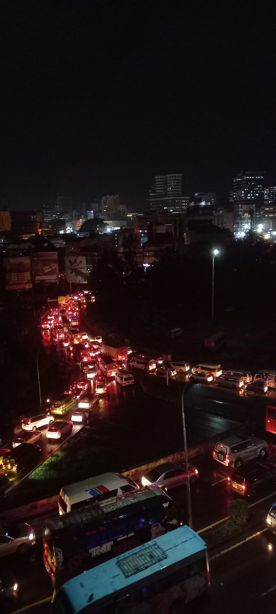 benard_mutuku's tweet photo. Globe Round about overpass and underpass @Ma3Route https://t.co/6mW0E7ZMeN