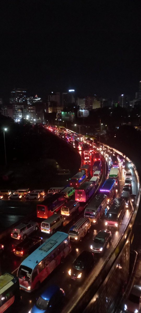 benard_mutuku's tweet photo. Globe Round about overpass and underpass @Ma3Route https://t.co/6mW0E7ZMeN