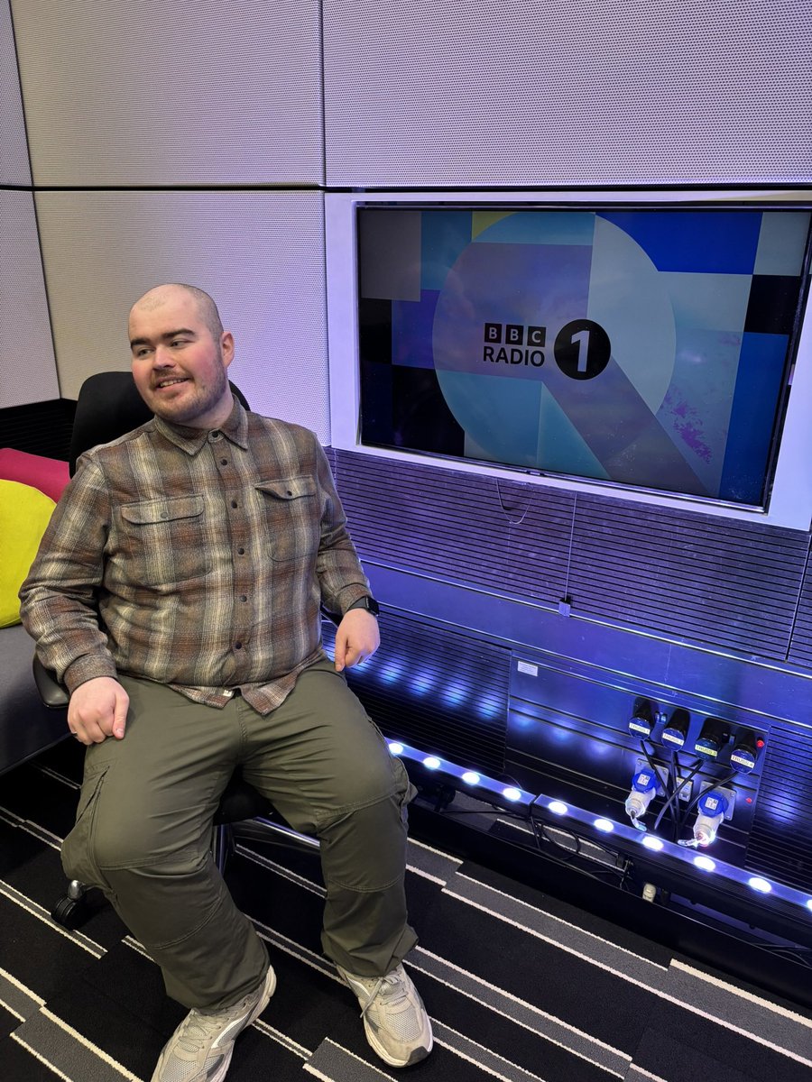 Can’t believe it’s my final <a href="/BBCR1/">BBC Radio 1</a> Anthems Discovery show of the series tonight! Who wants a EURO POP special!

From <a href="/zaralarsson/">Zara Larsson</a> to <a href="/ToveLo/">Tove Lo</a> , TATU to <a href="/thisissigrid/">sigrid</a>, tune in 8–10pm on the Anthems stream &amp; <a href="/BBCSounds/">BBC Sounds</a> for bangers old and new.

Thank you for all the love ❤️