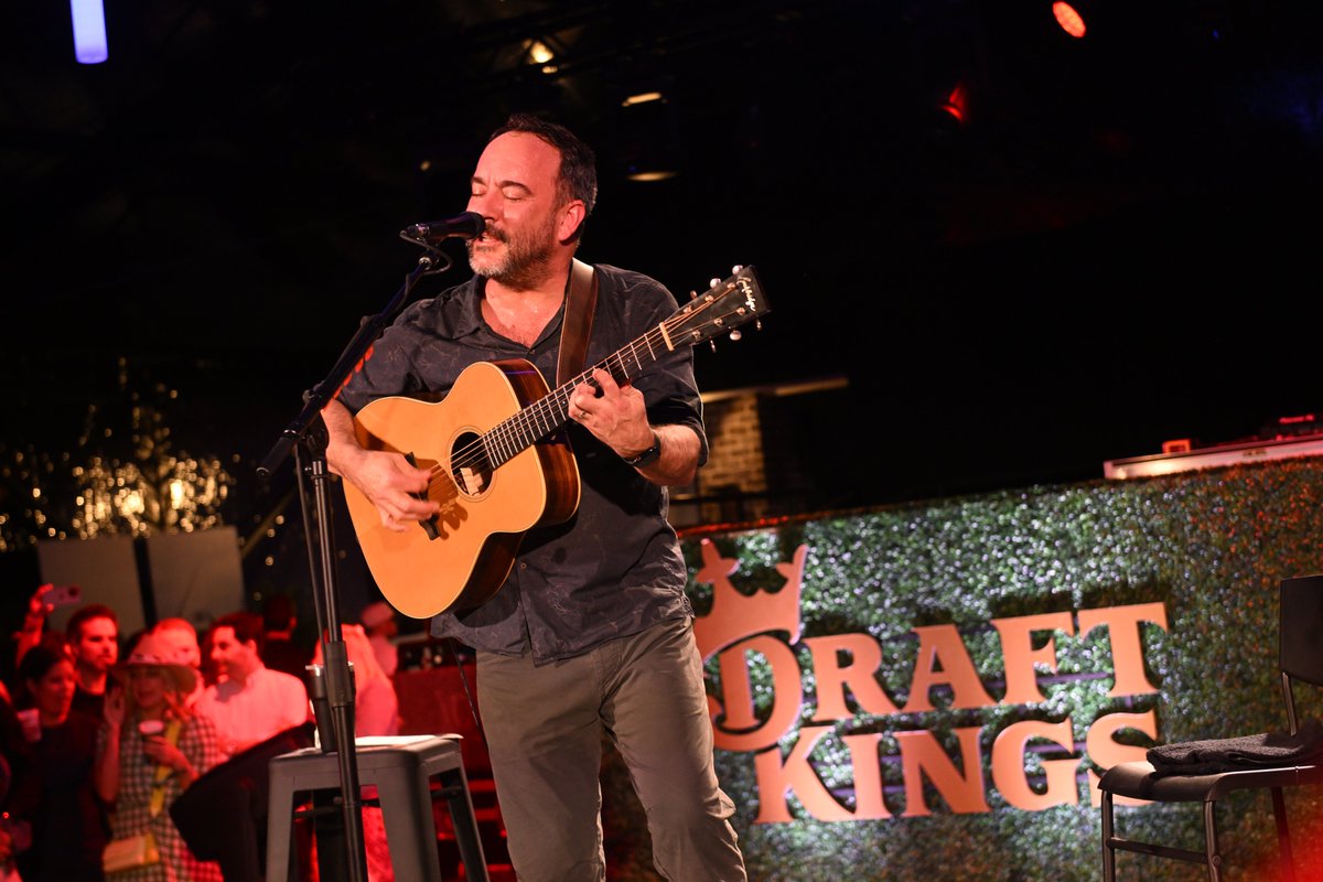 .<a href="/DraftKings/">DraftKings</a> hosted customers at Augusta After Dark, an exclusive experience for our most loyal Dynasty Rewards members during golf’s biggest week. The event featured a private performance by Dave Matthews in Augusta. draftkings.com/draftkings-and…
