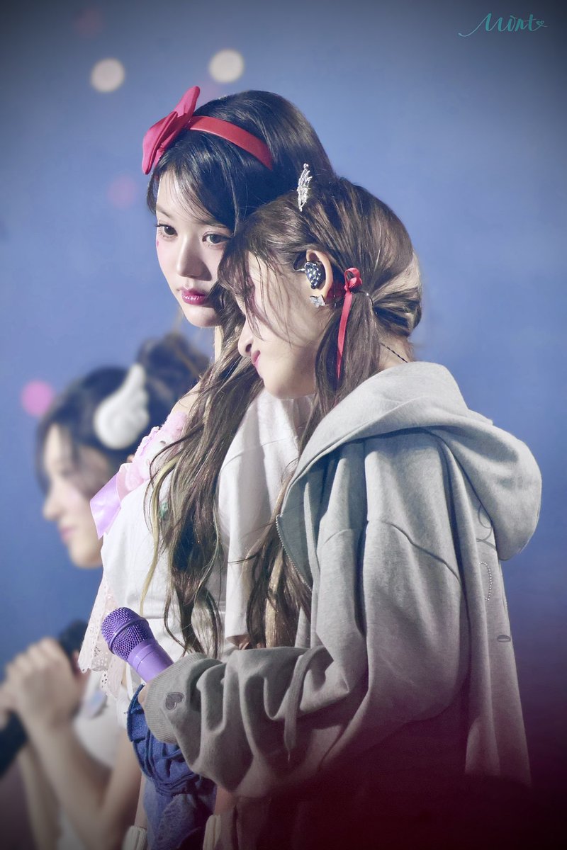 250406 IVE 3rd Fancon Day2
Stay with me💜❤️

#IVE #아이브 #원영 #장원영 #ウォニョン #WONYOUNG #JANGWONYOUNG #이서 #イソ #LEESEO #앙앙인형즈