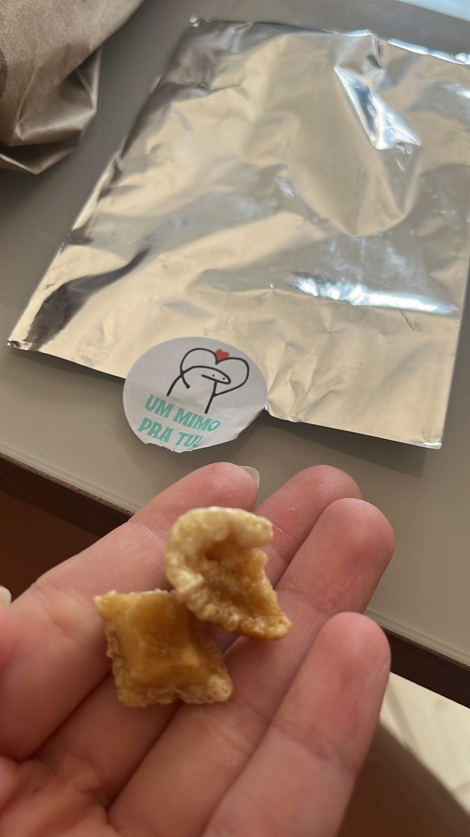 sagitarianjax's tweet photo. experiência unica 

pedi um pastei e o mimo foi dois torresminhos https://t.co/ctDG2VeamE