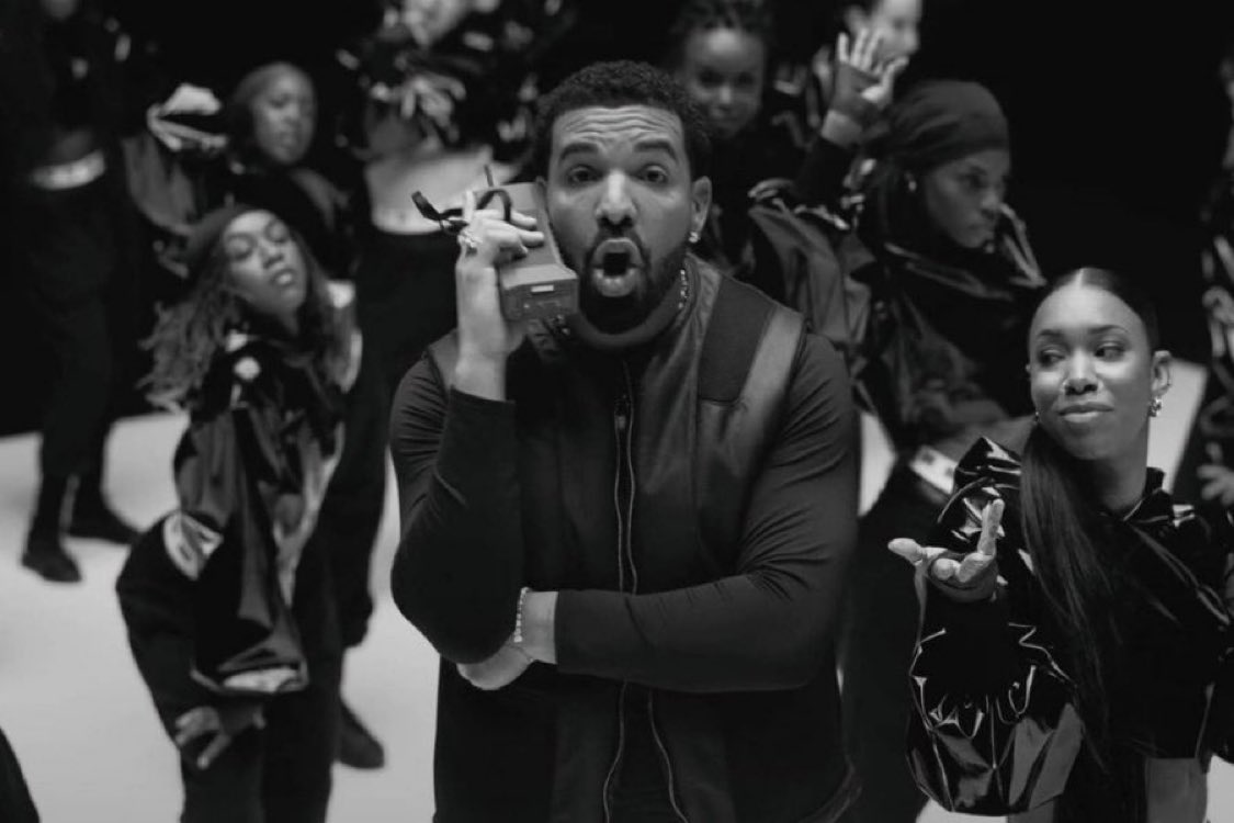 DrakeChart's tweet photo. "NOKIA" by @Drake remains at #1 on today's US Spotify chart for a 6th consecutive day with over 1.53 MILLION streams.

It remains at #19 on today's Global Spotify chart with over 3.10 MILLION streams. https://t.co/DRwwnXs2of