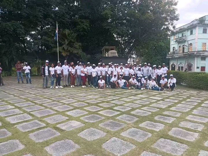 Eiphhuebgpesp4's tweet photo. Finaliza el 1er Encuentro Nacional de Jóvenes Hidráulicos con las visitas a los lugares históricos de la ciudad de Santa Clara, entre ellos: el Memorial Ernesto Ché Guevara y el Museo del Tren Blindado.
#HolguínSí
#redhidraulicadejuventudes
#Raudal
#UEBGP https://t.co/e1ccSw02rB