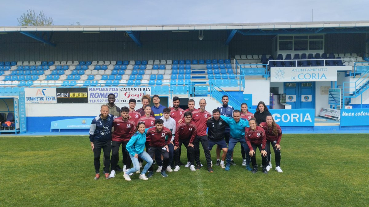 Entrenadores de fútbol Al-Qázeres tweet media