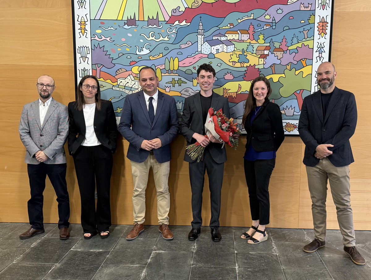 MontenegroLabo's tweet image. Thanks to Rebeca García, Anna Peacock @Peacock_Group and Antonio Caballero for helping Jose in his day. Congrats Jose Great Job! @nanominions @ciqususc #peptidechirality