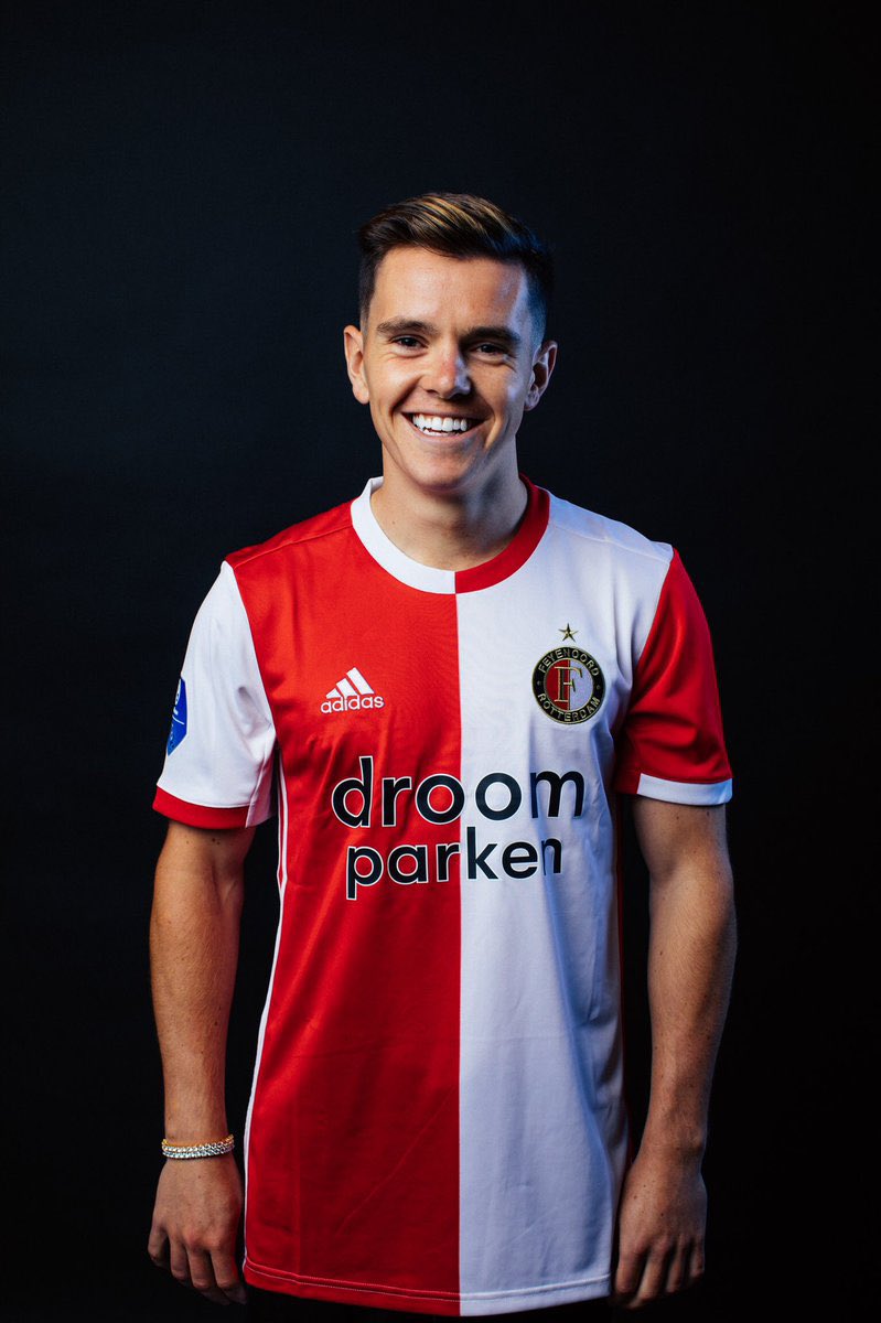 frfcmemes's tweet photo. @ZS_Voetbal Altijd al gedacht dat ie goed zou kunnen keepen https://t.co/gS34PZ75Ar
