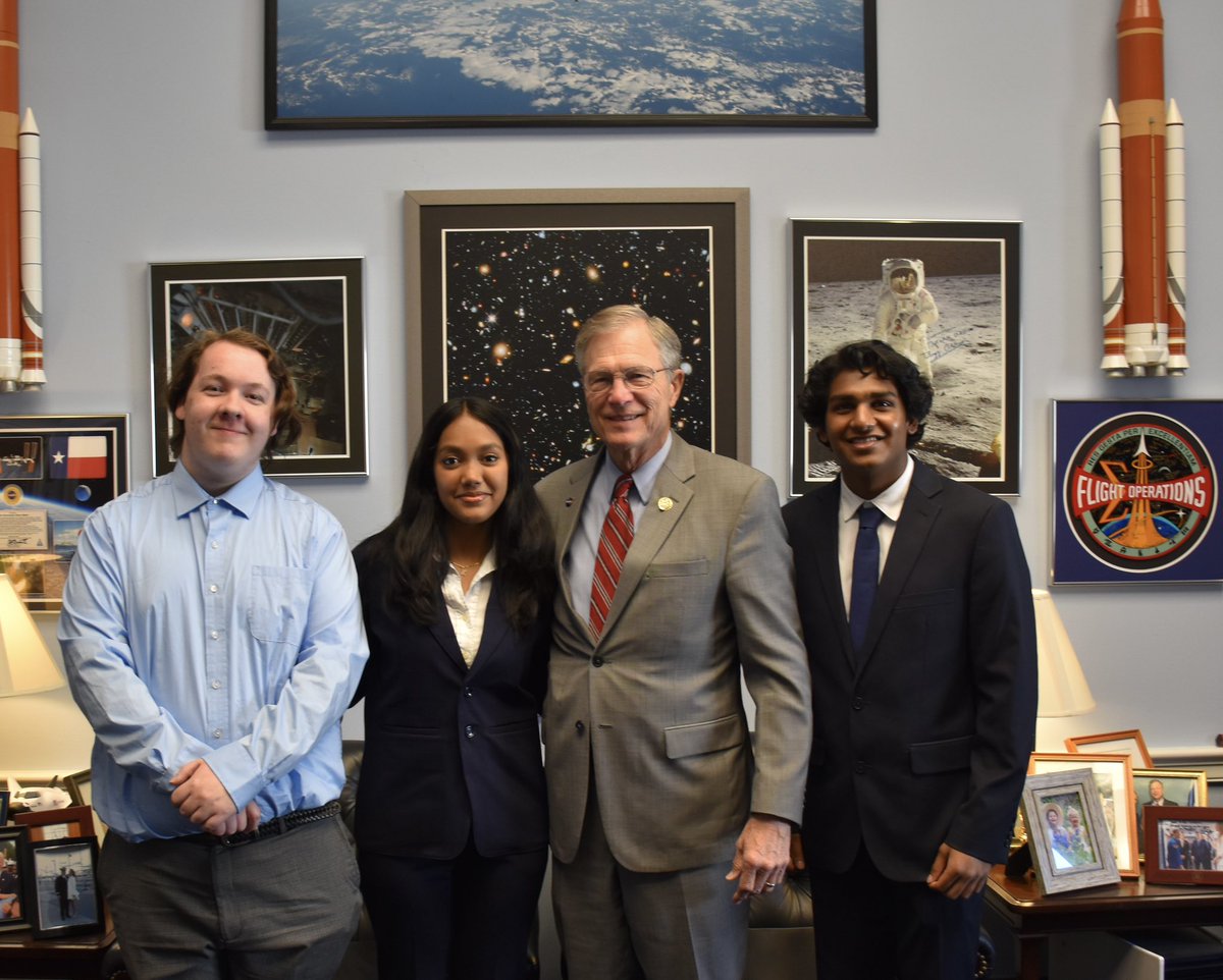 RepBrianBabin's tweet photo. It was great to meet the Baytown High School winners of the Congressional App Challenge for their innovative educational app, Cacao!
The future is bright for these talented #TX36 students! https://t.co/gz2p7pEBLw