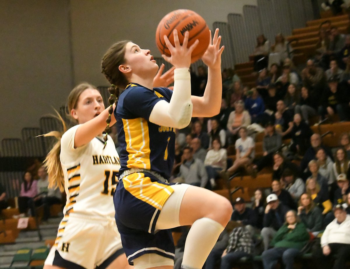 MIPrepZone's tweet photo. GIRLS BASKETBALL: The Michigan Sports Writers Division 1 All-State team unveiled >> https://t.co/r2z3bDt0uo

Four Oakland County players (and one coach) honored this season. https://t.co/iNirQtbGZo