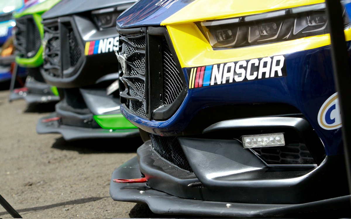 NASCARBrasil's tweet photo. Estamos aqui Londrina! 

Acompanhe cada detalhe das competições em nosso canal do YouTube 🔔

🗓 Etapa 2 |  @autodromodelondrina

🏁 CORRIDA 1 #Sunsetrace
Sábado, 12/04 - 17h30

🏁 CORRIDA 2 
Domingo, 13/04 - 13h00

📷 Luciano Santos e Clayton Medeiros/ @sigcombr

#NASCARBrasil https://t.co/MSE7U3e5XX