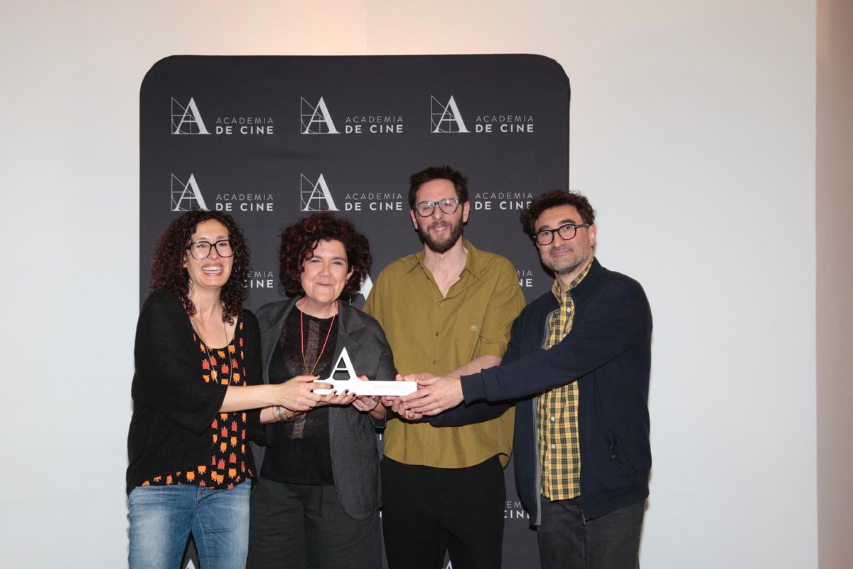 Academiadecine's tweet photo. .@quepo_org, productora sin ánimo de lucro que impulsa películas que funcionan como herramientas de transformación utilizando el lenguaje cinematográfico, recibe el Premio González Sinde 2025 de la Academia de Cine. https://t.co/bglVTUNP1C