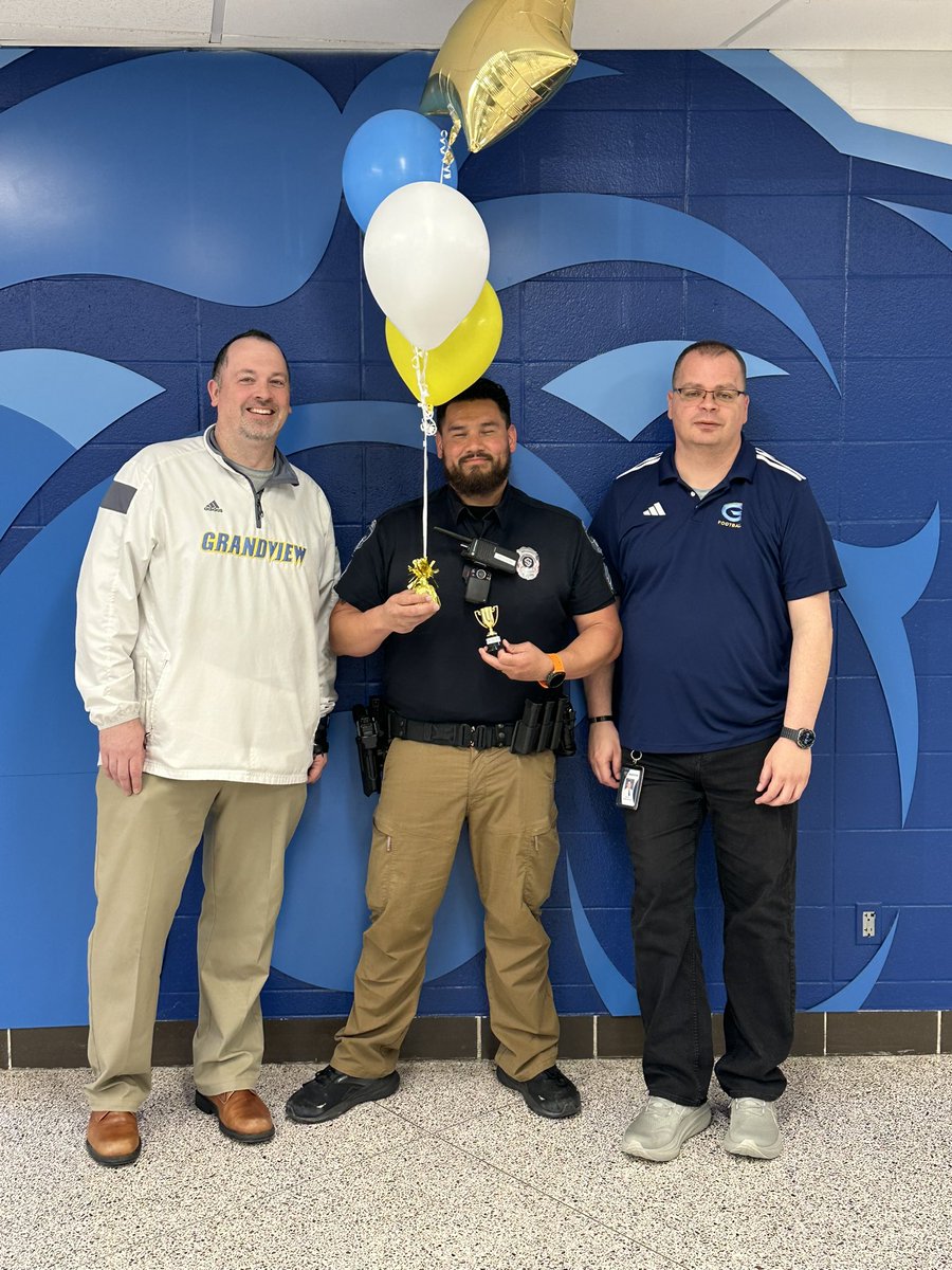 GHS_GrandviewC4's tweet photo. Huge congratulations to our Teacher of the Year Mr. Jeremy Clarkson and our Support Staff of the Year Sergeant Lenz! Your dedication, passion and commitment to Grandview High School do not go unnoticed. Thank you for being shining examples of excellence! #GHSPRIDE #PushBoundaries https://t.co/ewojtaZMOF