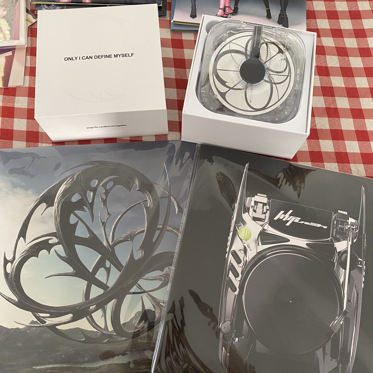 carolis ⋆｡°✩ tweet media