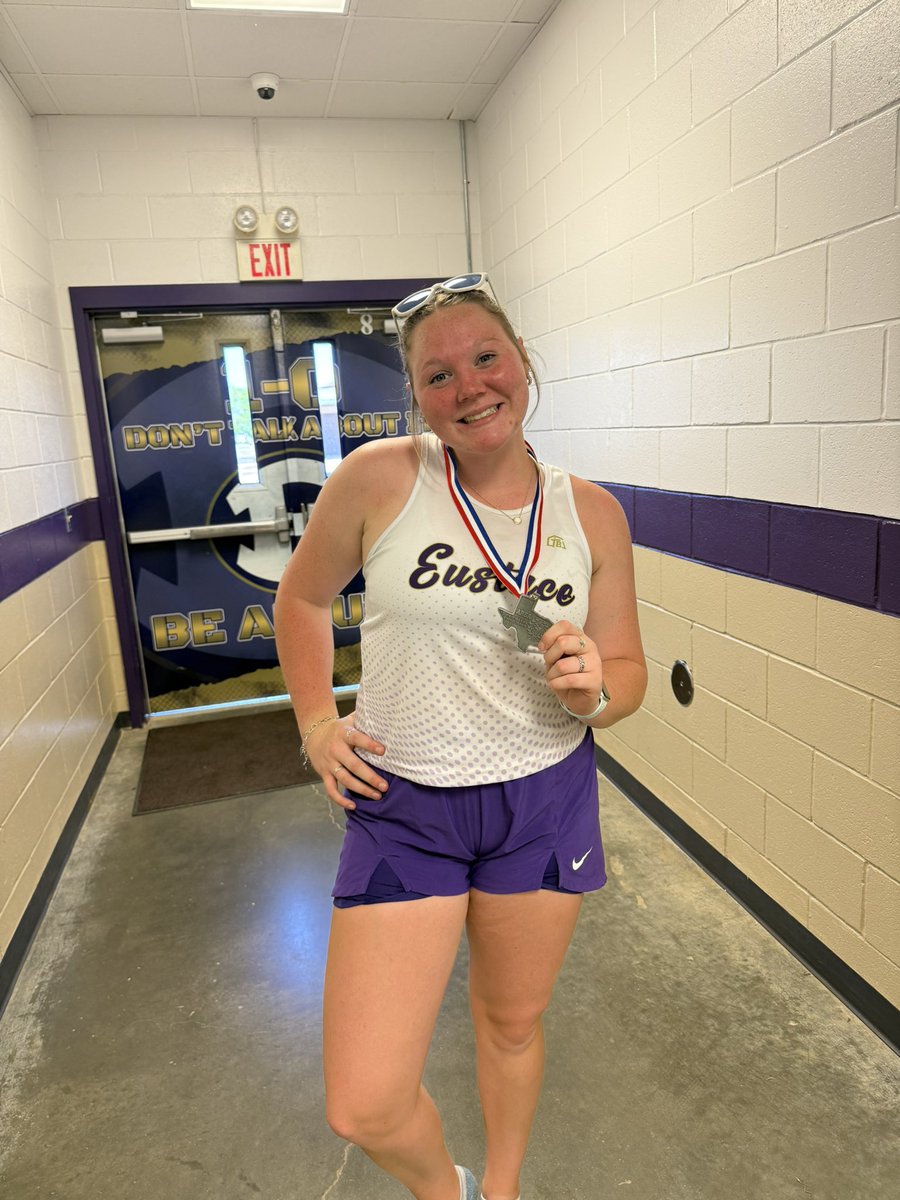 Skyler Skinner placed 2nd in discus with a throw of 114’ 7”! Congratulations Skyler on qualifying for regionals next week! Good luck!!