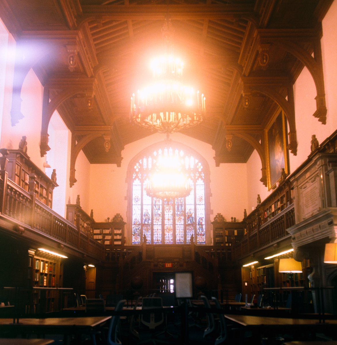 Charlie_Kral3's tweet photo. Shots from inside of the @FolgerLibrary, on Ektar 100 medium format film https://t.co/Rqq6BnTARj