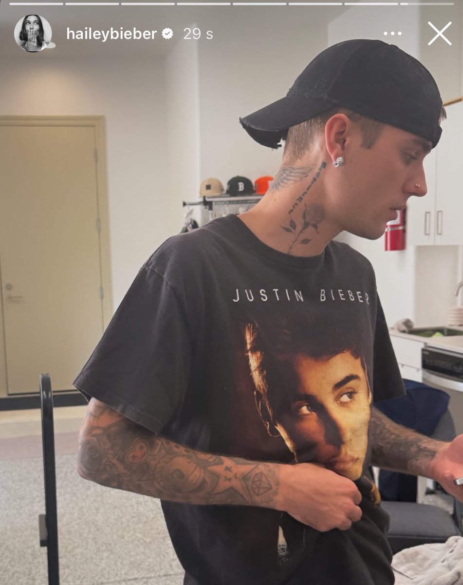 drewlegend_'s tweet photo. HAILEY BIEBER GRACIAS POR SIEMPRE DARNOS LAS MEJORES FOTOS DE ESTE HOMBRE, VAMOS A ESTAR SIEMPRE AGRADECIDAS 🫂🩶 https://t.co/nKN5RaxSIe
