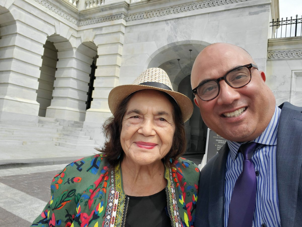 Ron Estrada tweet media