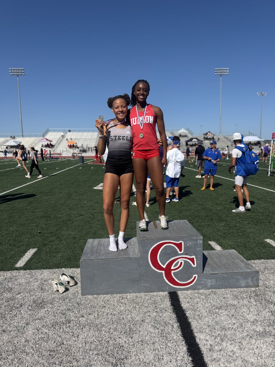 TrackSteele's tweet photo. Jadyn Cook runs her fastest time of the season to snag 🥇and a one-way ticket to Regionals!
Lauren Dobbins powrered to a 🥈in the 100m to advance as well!
#SKAllDay https://t.co/vBDgz8BzH4
