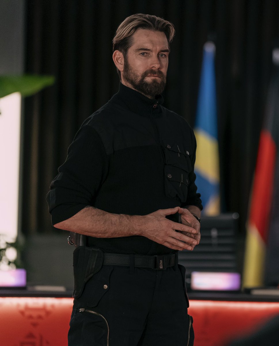 TheBoysTV's tweet image. Always good to see this bloke, and with a beard no less. G20 on yer tubes now.